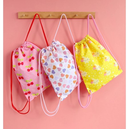 A Little Lovely Company Dětský sportovní pytel srdce