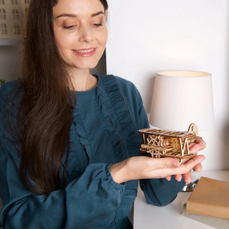Ugears 3D dřevěná mechanická skládačka Mini dvojplošník