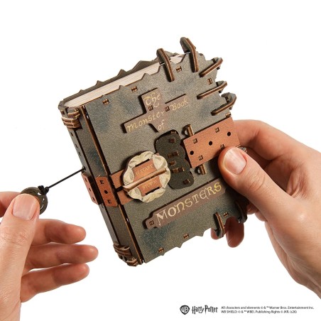 Ugears 3D dřevěná mechanická skládačka Harry Potter The Monster Book of Monsters