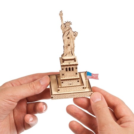 Ugears 3D dřevěné mechanické puzzle Socha Svobody
