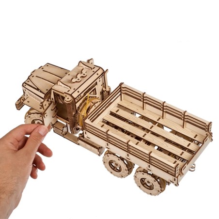 Ugears 3D dřevěné mechanické puzzle Nákladní auto CARGO