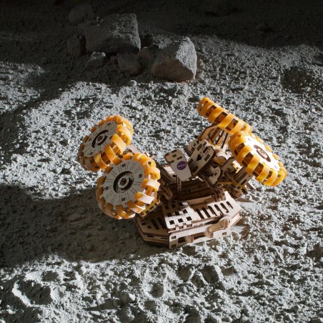 Ugears 3D dřevěné mechanické puzzle NASA, Lunární vozítko