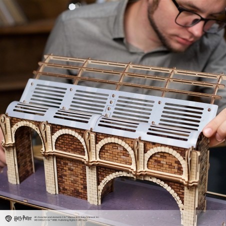 Ugears 3D dřevěné mechanické puzzle Harry Potter vlakové nástupiště