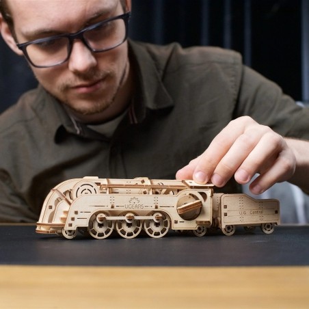 Ugears 3D dřevěné mechanické puzzle MINI Lokomotiva