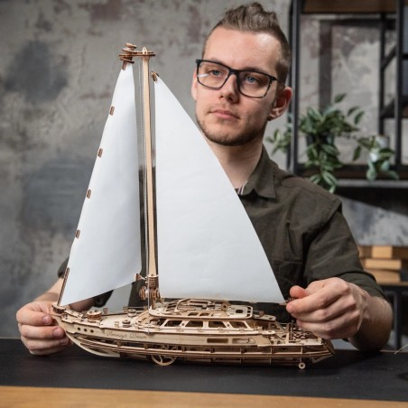 Ugears 3D Dřevěné mechanické puzzle Jachta The Ocean Beauty