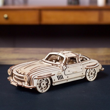 Ugears 3D dřevěné mechanické puzzle Auto Winged Sports Coupe