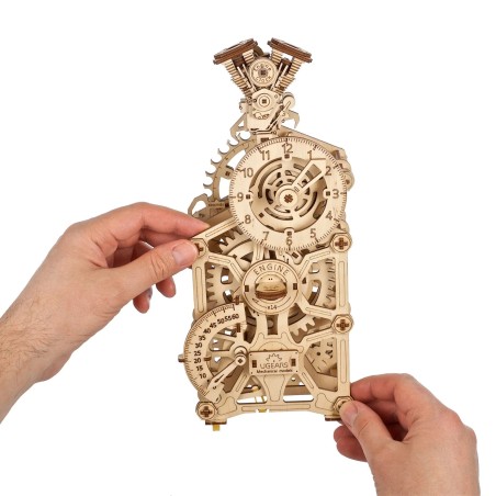 Ugears 3D dřevěné mechanické puzzle Hodiny motoru