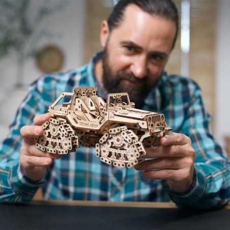 Ugears 3D dřevěné mechanické puzzle Pásové terénní vozidlo