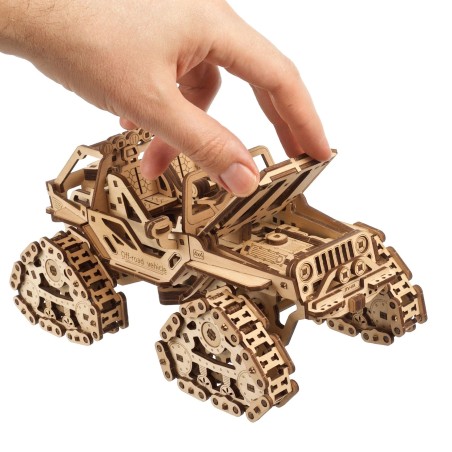 Ugears 3D dřevěné mechanické puzzle Pásové terénní vozidlo