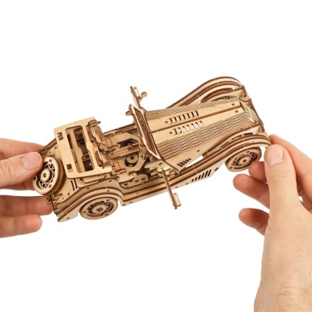 Ugears 3D dřevěné mechanické puzzle Sportovní auto Rapid Mouse