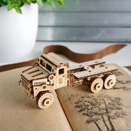 Ugears 3D dřevěné mechanické puzzle Vojenské nákladní auto