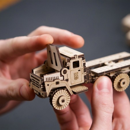 Ugears 3D dřevěné mechanické puzzle Vojenské nákladní auto