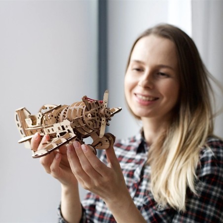 Ugears 3D dřevěné mechanické puzzle Letadlo Mad Hornet
