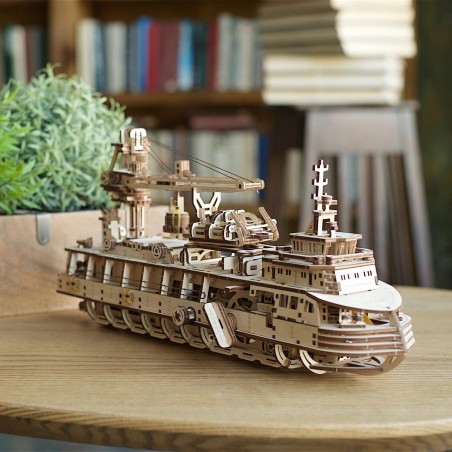 Ugears 3D dřevěné mechanické puzzle Výzkumný parník