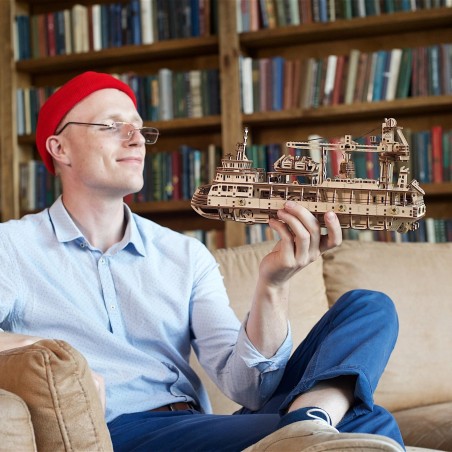 Ugears 3D dřevěné mechanické puzzle Výzkumný parník
