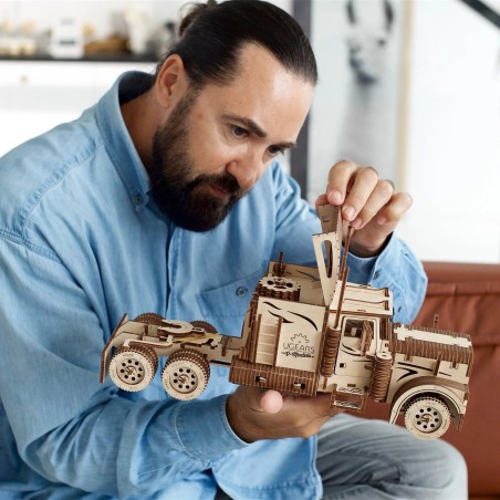 Ugears 3D mechanické puzzle Heavy Boy kamion VM-03 541 dílů
