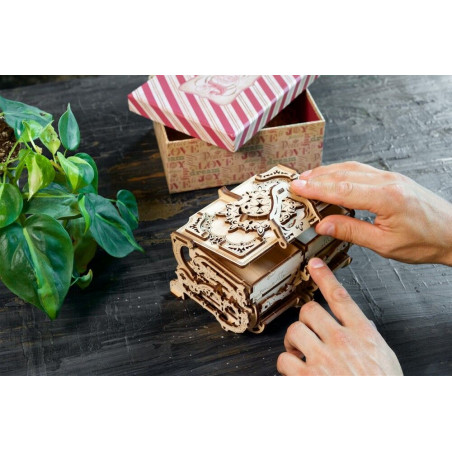 Ugears 3D dřevěné mechanické puzzle Starožitná šperkovnice