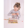 Bigjigs Toys Dřevěné hračky - Navlékací korálky Abeceda Bigjigs Toys Dřevěné hračky - Navlékací korálky Abeceda