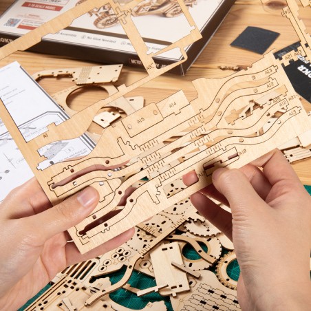 RoboTime 3D skládačka hrací skříňky Padáčkový kolotoč barevný