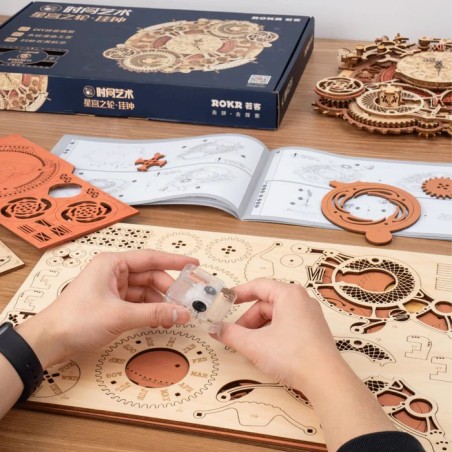 RoboTime 3D dřevěné mechanické puzzle Hodiny s kalendářem