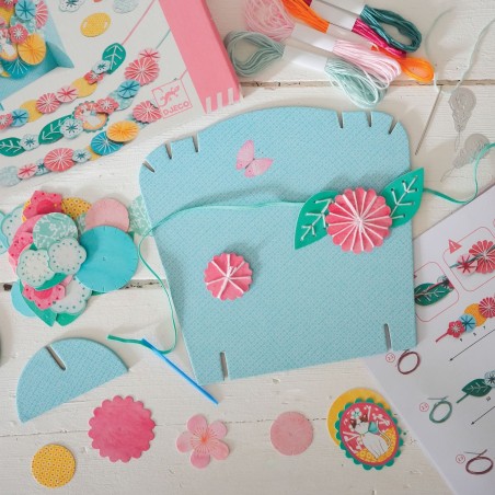 DJECO DIY Vyšívané náhrdelníky DJECO DIY Vyšívané náhrdelníky