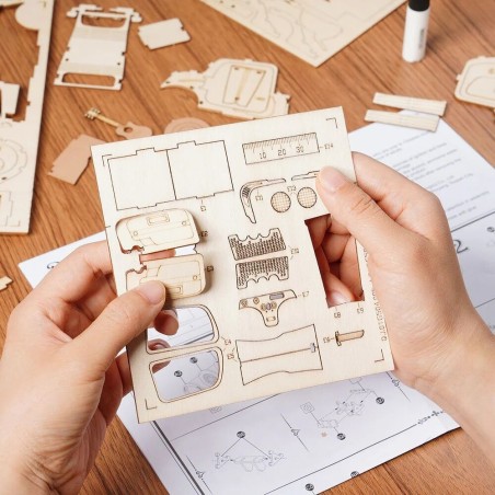 RoboTime dřevěné 3D puzzle Veterán kupé