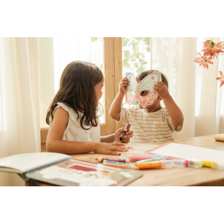 Little Dutch Sešit s vystřihovacími maskami Rosa
