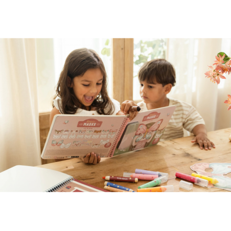 Little Dutch Sešit s vystřihovacími maskami Rosa