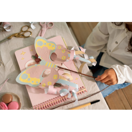 Little Dutch Sešit s vystřihovacími maskami Rosa