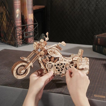 RoboTime 3D dřevěné mechanické puzzle Motorka (cruiser)