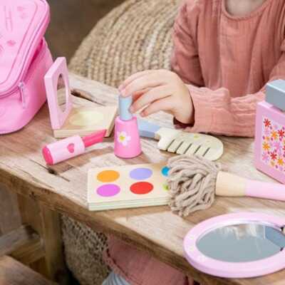 Dřevěné hračky Woet – kreativní zábava pro děti.