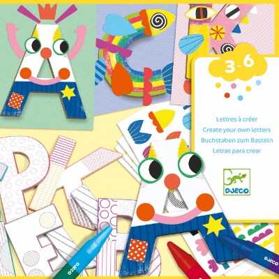 Děti tvoří společně s kreativními sadami u stolu