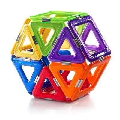 GeoSmart GeoSphere z barevných magnetických čtverců a trojúhelníků