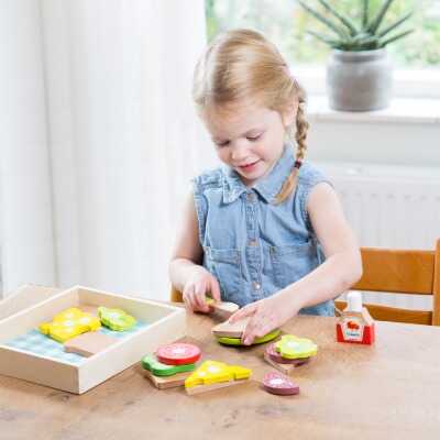 New Classic Toys Dřevěné potraviny oběd a piknik 18 ks