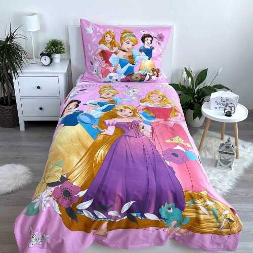 Dětské povlečení s Disney princeznami dodá pokojíčku útulnou a pohádkovou atmosféru.